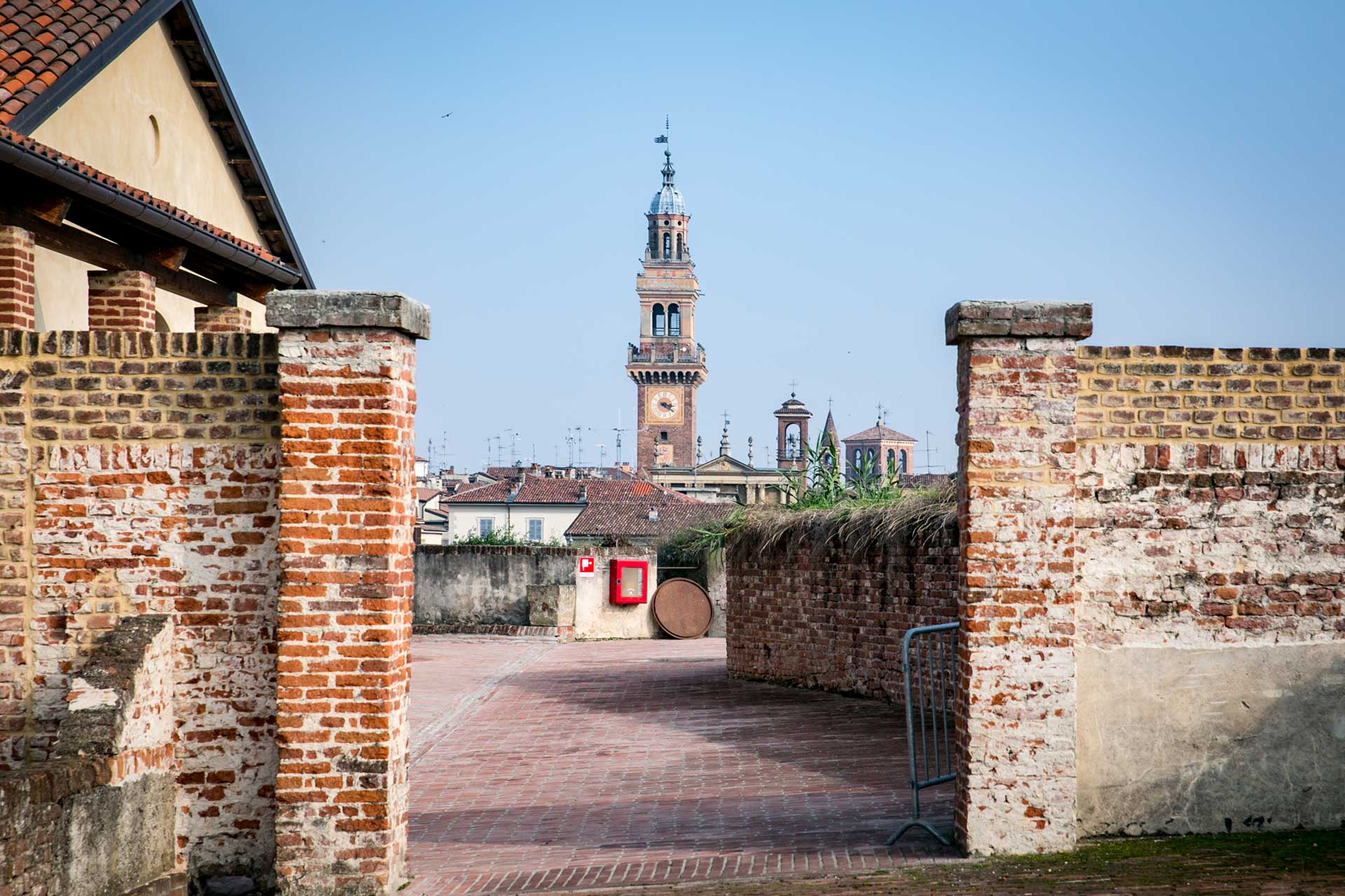 Torre vista dal castello di Casale Monferrato