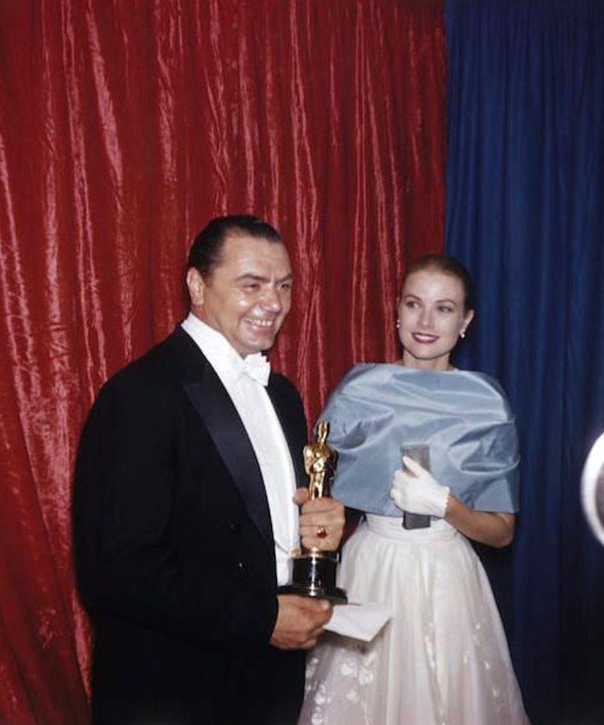 Ernest-Borgnine-e-Grace-Kelly-nella-notte-degli-oscar-1956