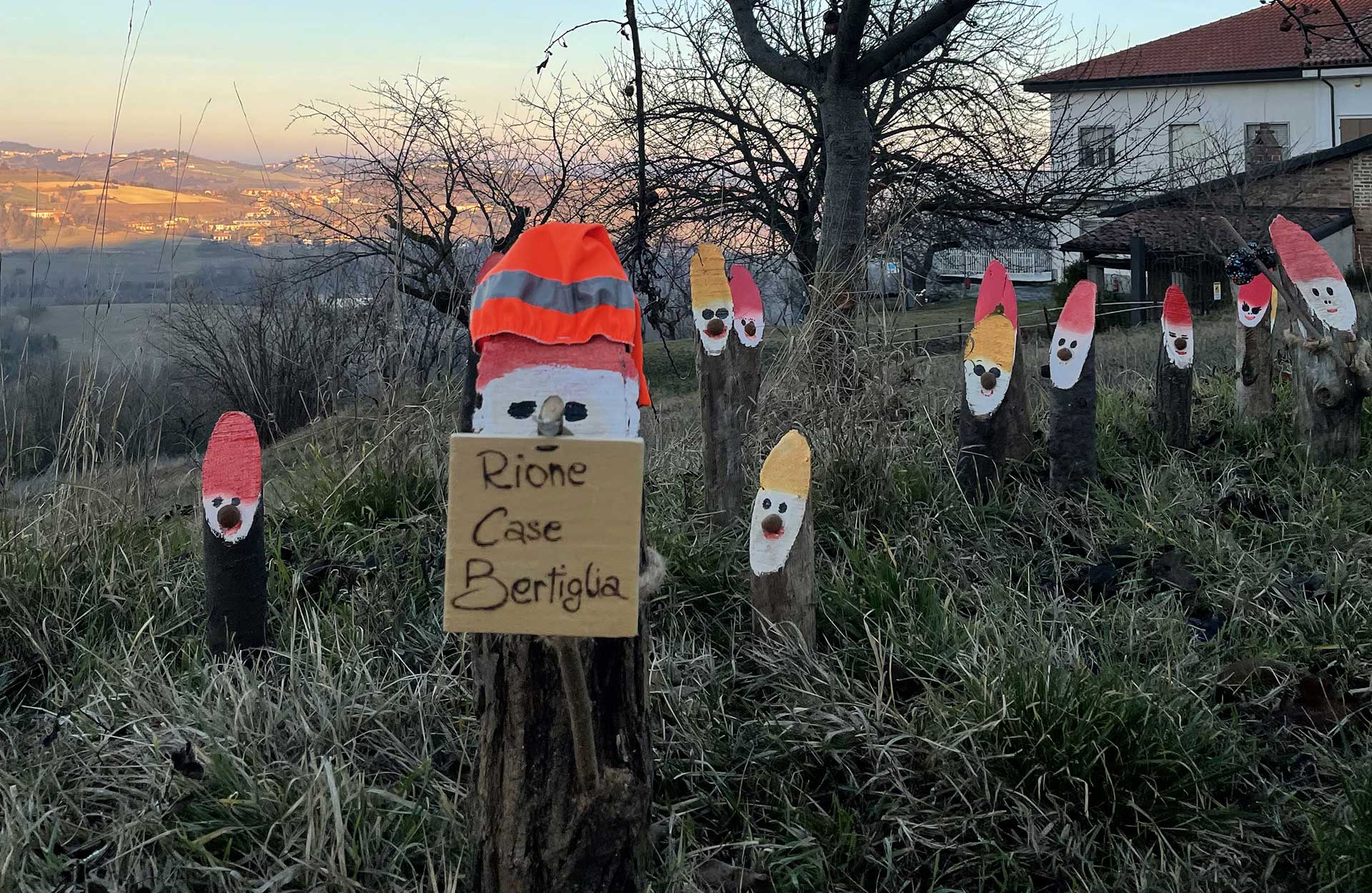 La piccola frazione di Mombello Monferrato abitata da oltre 700 creature fantastiche