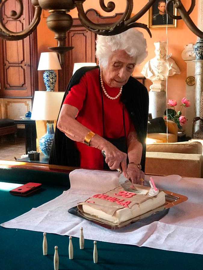 CAMILLA SALVAGO RAGGI FESTEGGIA 98 ANNI NELLA VILLA DI CAMPALE