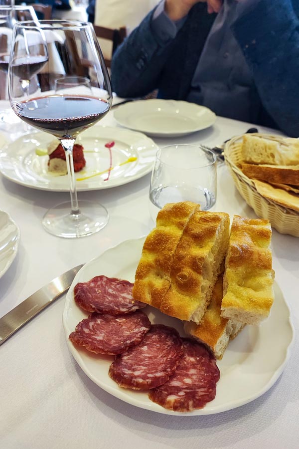 Trattoria Losanna salame e focaccia