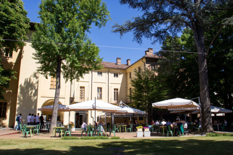 La Signora in Rosso Palazzo Crova